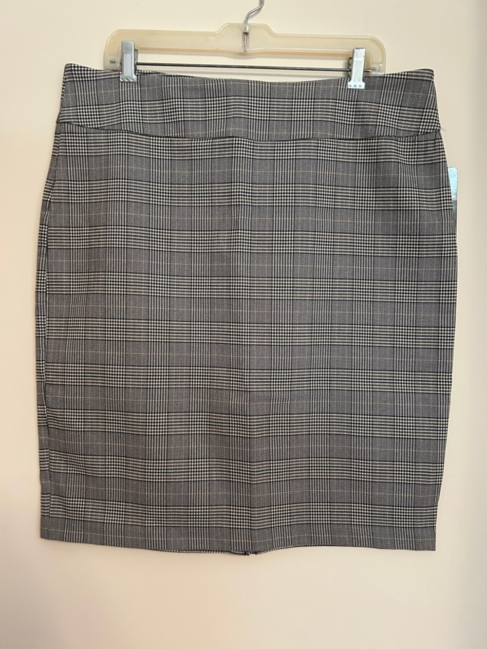 SOHO Apparel Ltd New York polyester/rayon plaid black/brown skirt size XL  NWT